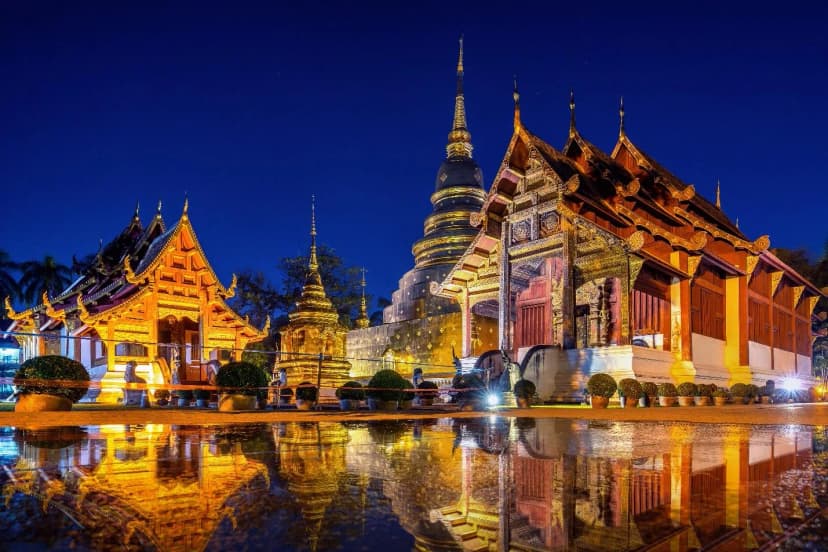 C:\Users\admin\Downloads\wat-phra-singh-temple-night-chiang-mai-thailand.jpg
